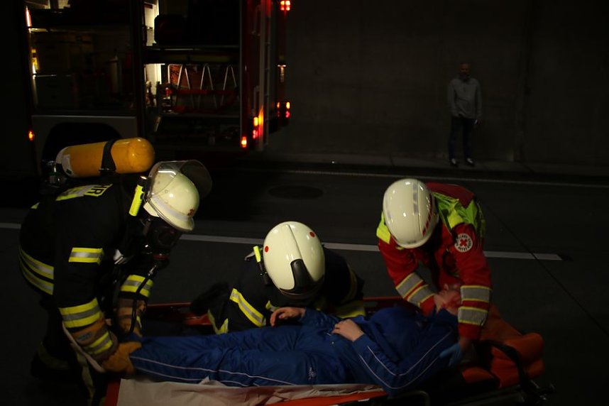 Gro&szlig;&uuml;bung im H&ouml;llbergtunnel