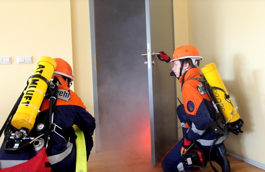 Geb&auml;udebrand in der M&ouml;belb&ouml;rse in 