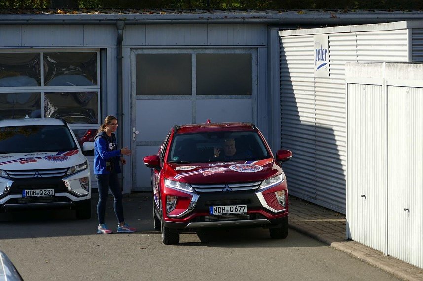 Autos an THC-M&auml;dels &uuml;bergeben