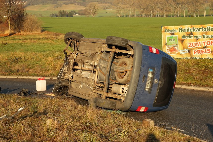 Mit zwei Promille auf Kreisel aufgefahren