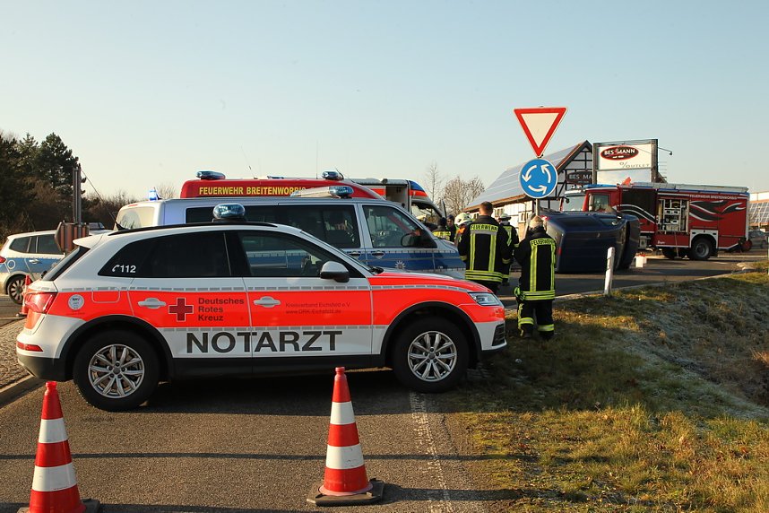 Mit zwei Promille auf Kreisel aufgefahren