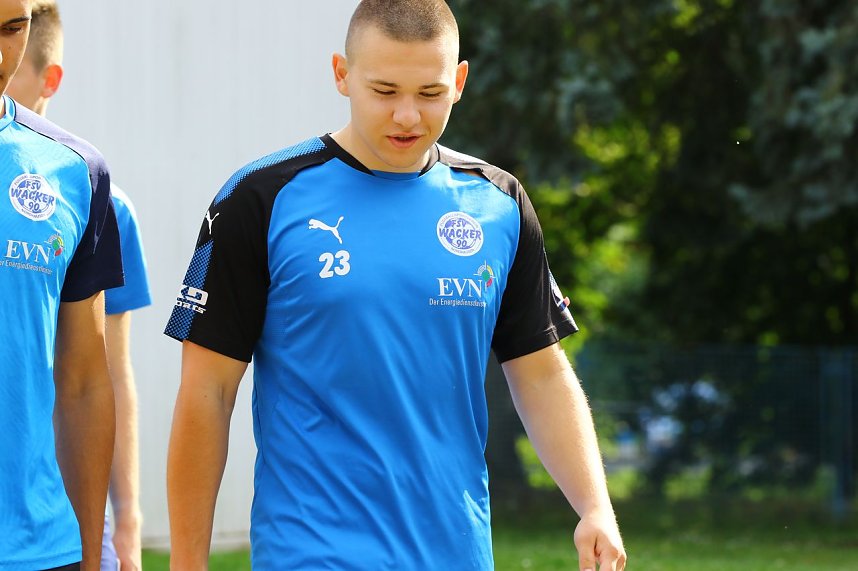 Trainingsauftakt des Oberliga-Kaders im AKS