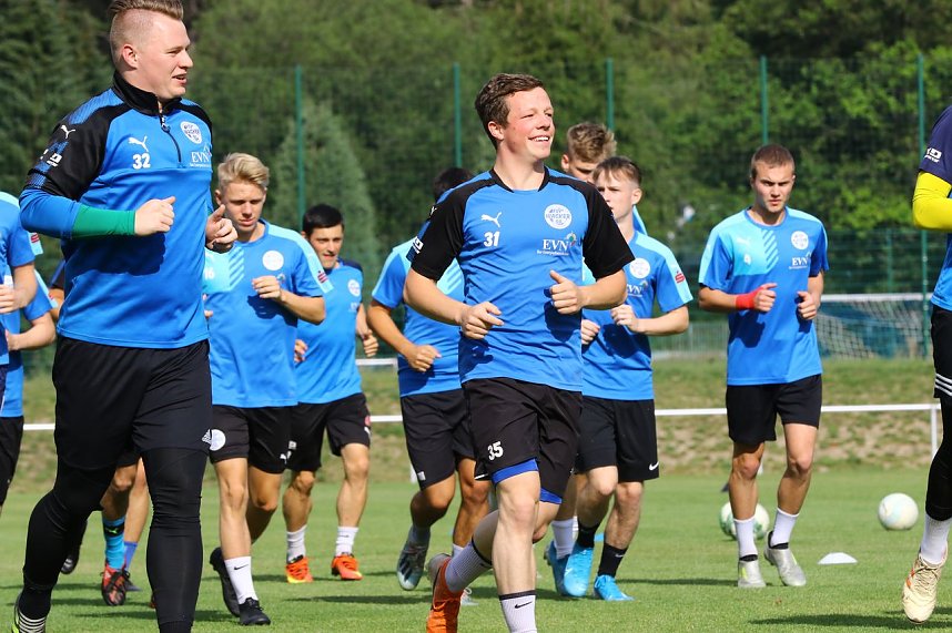 Trainingsauftakt des Oberliga-Kaders im AKS