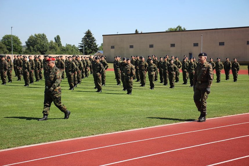 Bei Appell in Sondershausen Kommando &uuml;ber geben