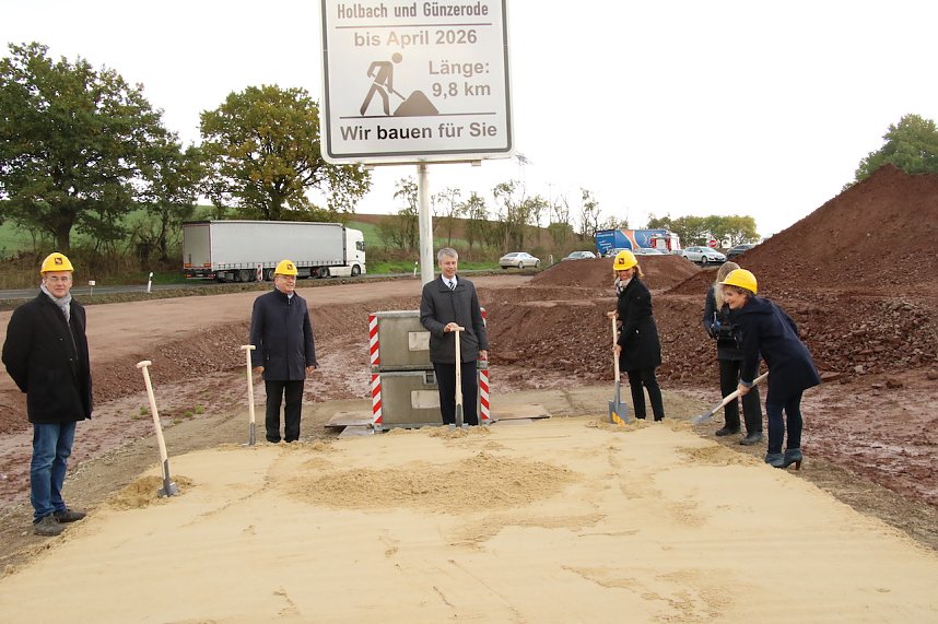 Spatenstich f&uuml;r das letzte Teilst&uuml;ck der neuen B 243