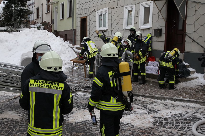 Dachstuhlbrand griff auf Nachbarh&auml;user &uuml;ber
