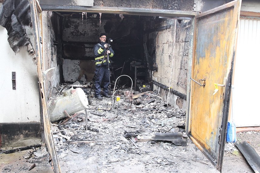 Ausgebrannte Garage in Heiligenstadt