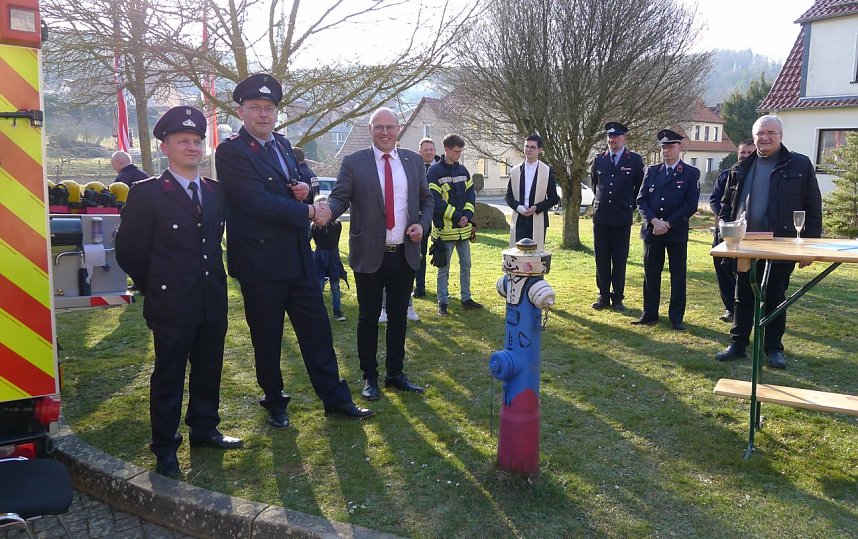 In Kallmerode freuten sich die Kameraden der Feuerwehr &uuml;ber ihr neues Einsatzfahrzeug