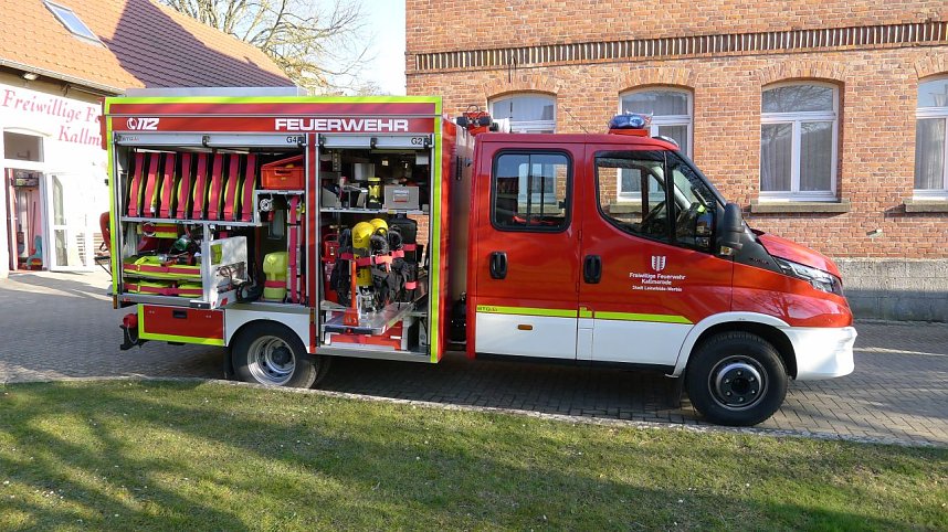 In Kallmerode freuten sich die Kameraden der Feuerwehr &uuml;ber ihr neues Einsatzfahrzeug