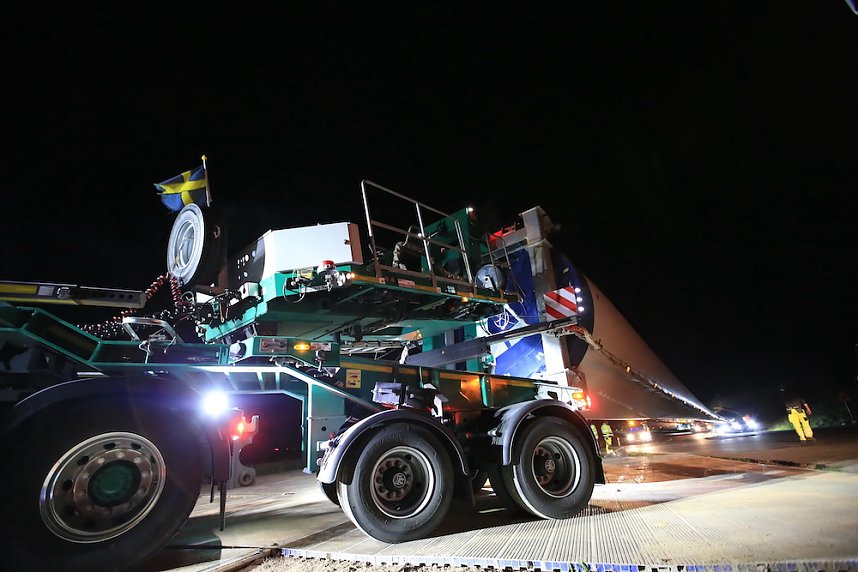 Schwerlasttransport mit Windr&auml;dern