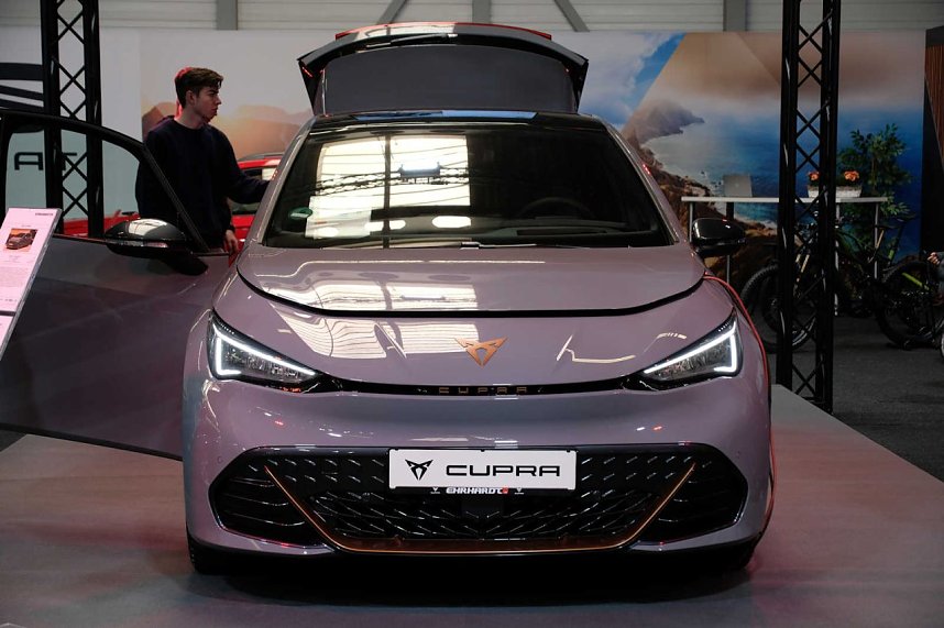 Peter Blei unterwegs auf der Erfurter Automobilmesse