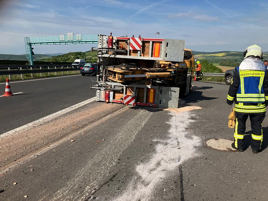 Umgekippter Lkw auf der A38