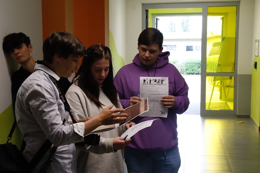 An der Lessing-Schule wurde gestern die dritte Runde des "Tags in der Praxis" mit einer Berufsmesse eingel&auml;utett