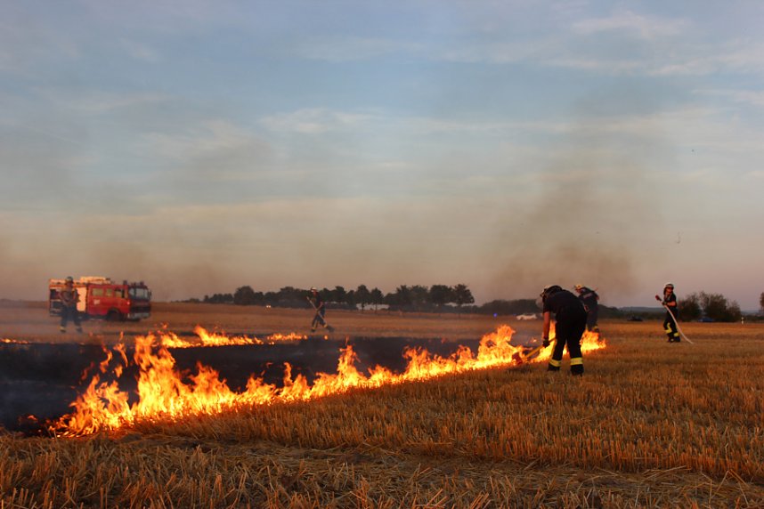Feuerwehr probt f&uuml;r Feld- und Waldbr&auml;nde