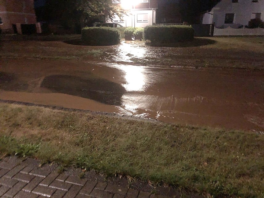 Feuerwehr im Einsatz nach Starkregen bei Breitenworbis