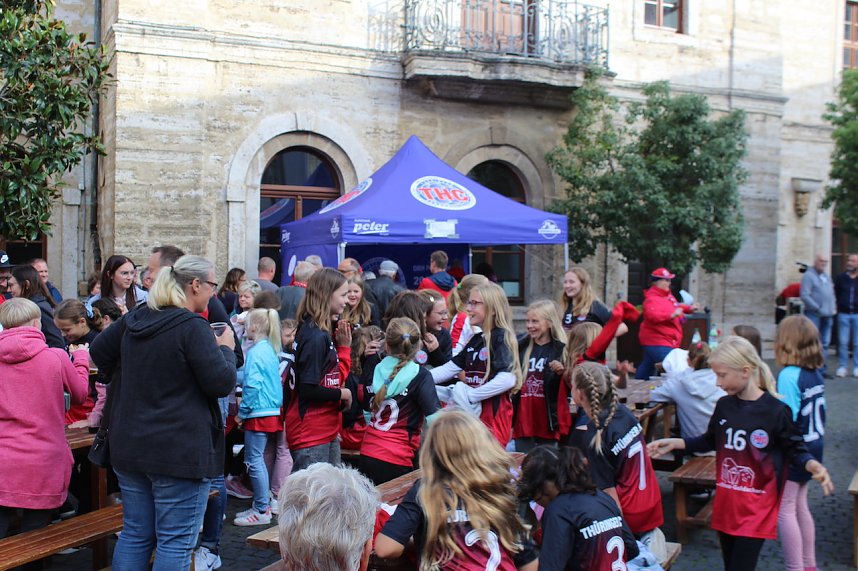 Vorstellung des neuen THC-Teams gestern auf dem Langensalzaer Neumarkt