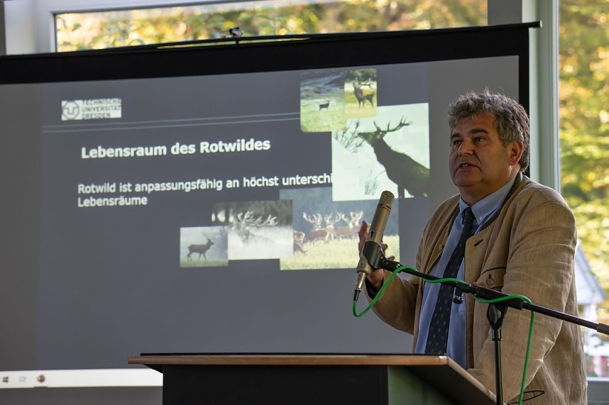 Hegegemeinschaft Rotwild S&uuml;dharz/Th&uuml;ringen organisierte Fachgespr&auml;ch zur Zukunft der Rotwildeinstandsgebiete in Th&uuml;ringen