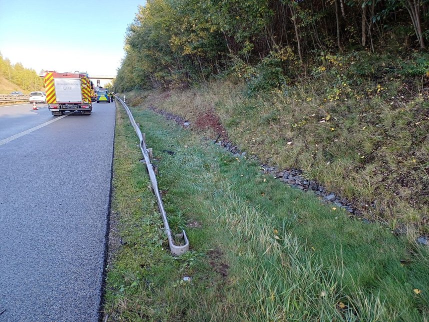 Unfall bei Aquaplaning und zu hoher Geschwindigkeit