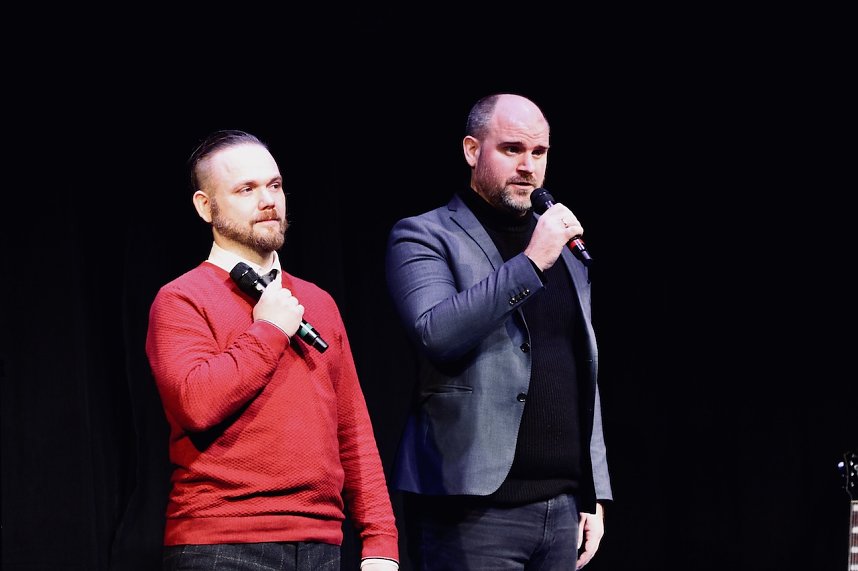 In Haus der Kunst in Sondershausen fand das vorletzte Weihnachtskonzert des Tenortrios Fellas, in diesem Jahr, vor ausverkauftem Haus statt. Am Klavier begleitete sie die bekannten Pianistin Rosalina Genchev 