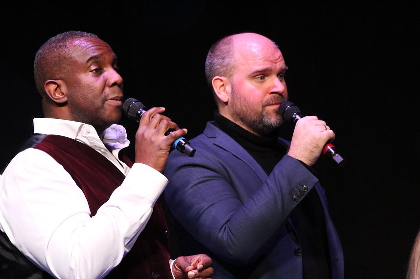 In Haus der Kunst in Sondershausen fand das vorletzte Weihnachtskonzert des Tenortrios Fellas, in diesem Jahr, vor ausverkauftem Haus statt. Am Klavier begleitete sie die bekannten Pianistin Rosalina Genchev 