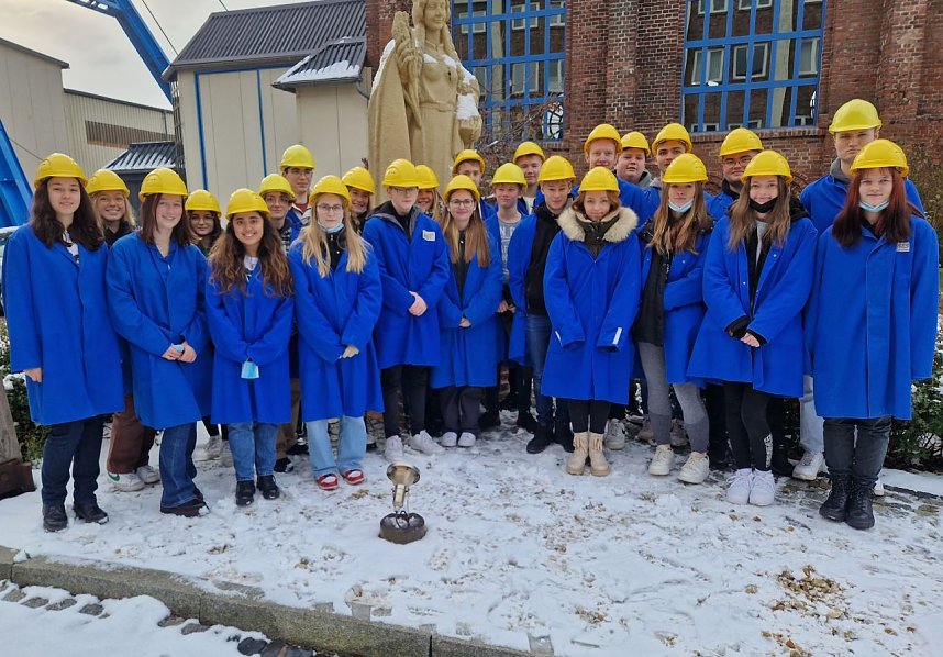 Sch&uuml;lerinnen und Sch&uuml;ler unter Tage