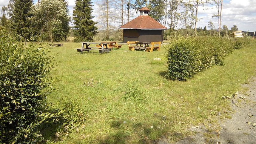 Einsam und verlassen ist jetzt der Grillplatz.