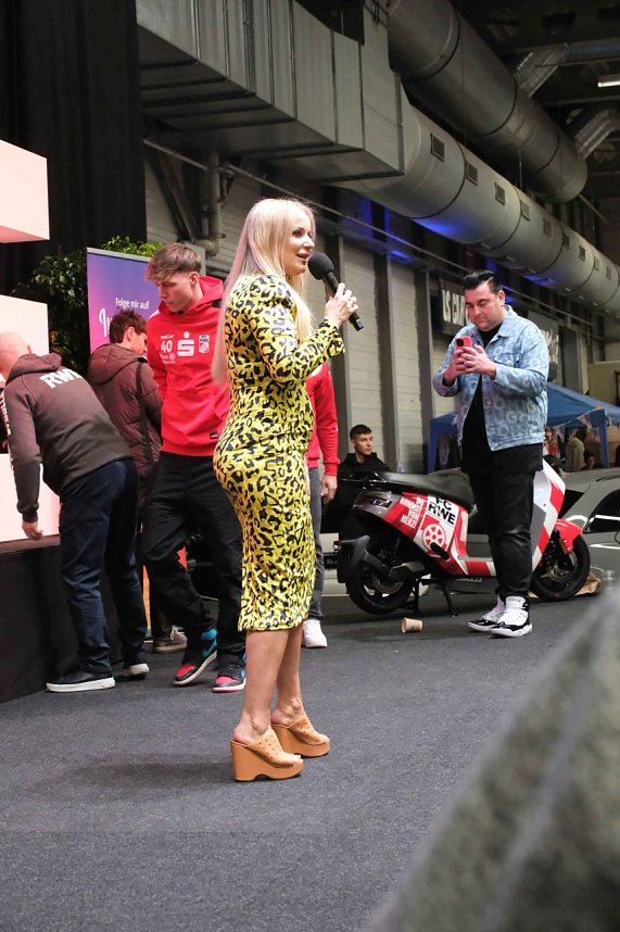 Peter Blei unterwegs auf der Automesse Erfurt