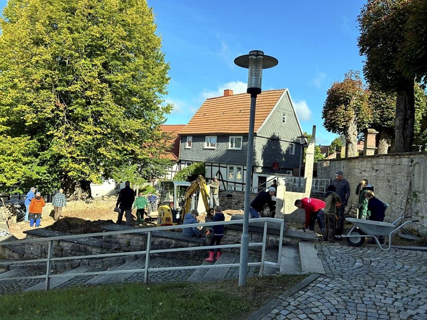 Mahnmalsanierung in Breitenbach