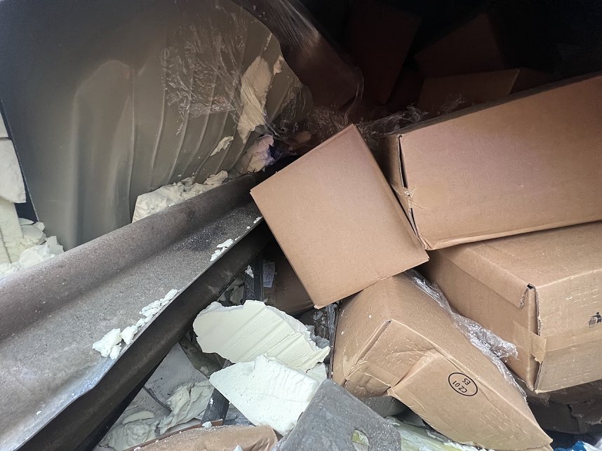 Sattelschlepper auf der A38 umgekippt