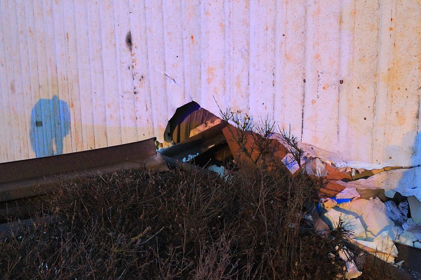 Sattelschlepper auf der A38 umgekippt