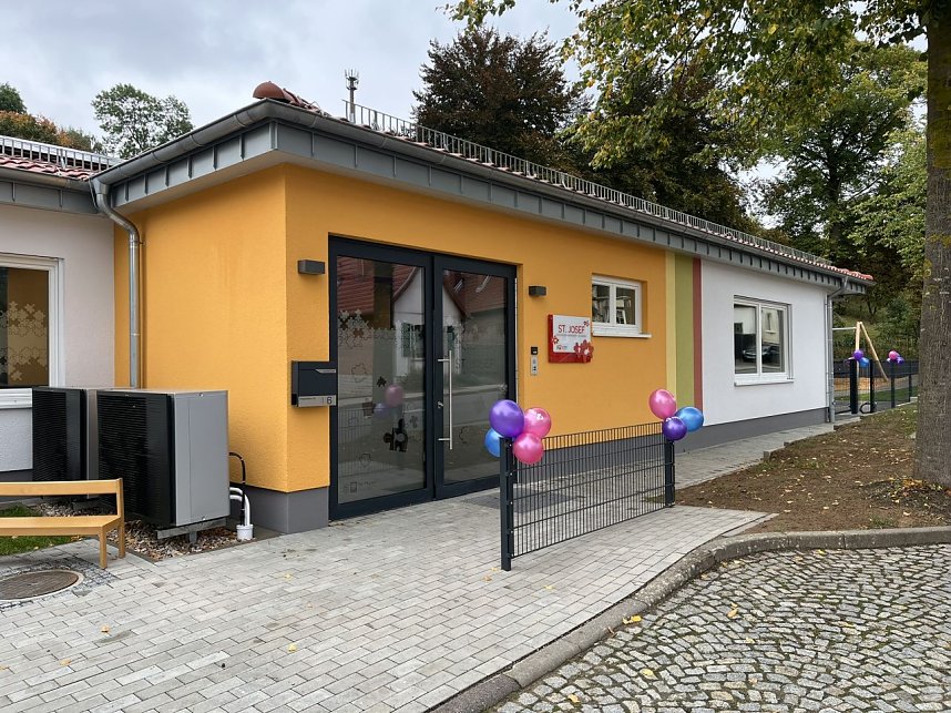 Neuer&ouml;ffnung des Kallmer&ouml;der Kindergartens