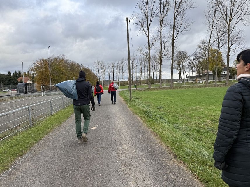 Eine Stunde f&uuml;r dein Dorf - M&uuml;llsammelaktion in Breitenbach