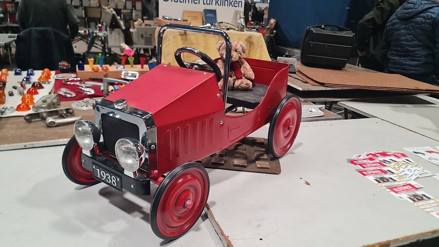 Jede Menge Oldtimer gab es am Wochenende in Erfurt zu sehen.