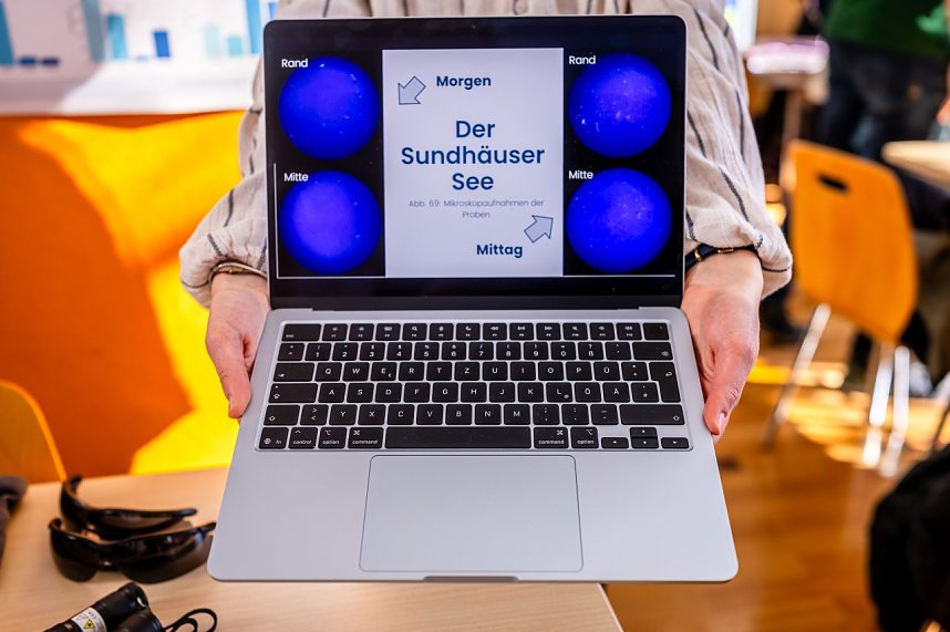 Jugend forscht im Audimax der Hochschule Nordhausen. 