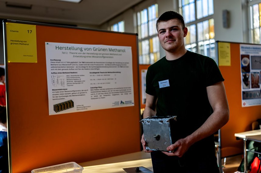 Jugend forscht im Audimax der Hochschule Nordhausen. 