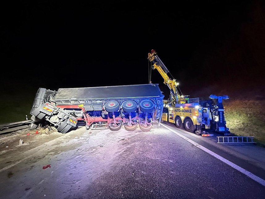 Bergungsarbeiten auf der A38