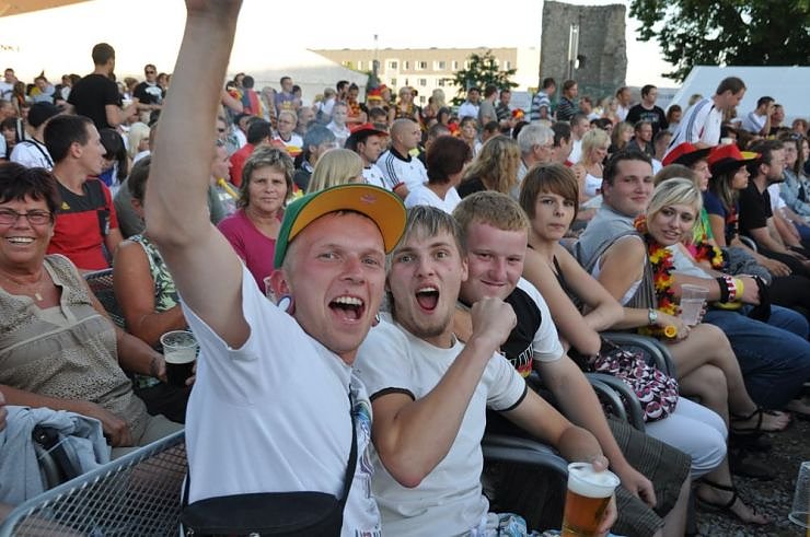 Public Viewing auf den Petersberg