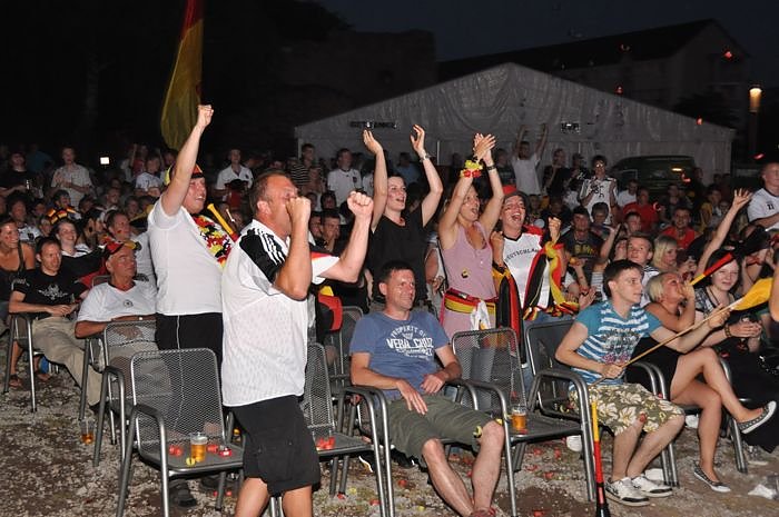 Public Viewing auf den Petersberg