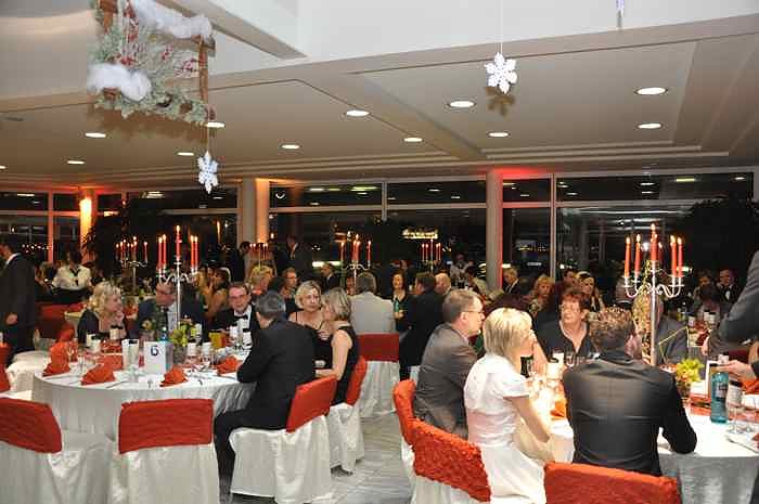 &Auml;rzte- und Apothekerball im Autohaus Peter